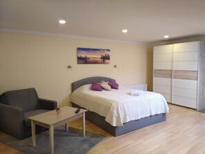 Flat-screen TV - Tukums apartments (Tukums)