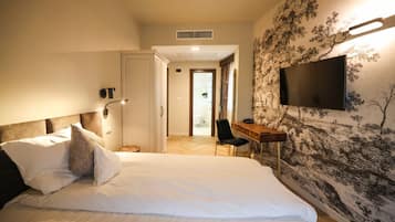 Doppel- oder Zweibettzimmer | Minibar, Schreibtisch, Verdunkelungsvorhänge, Bügeleisen/Bügelbrett