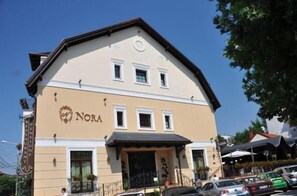 Exterior - Pensiunea Nora (Timisoara)
