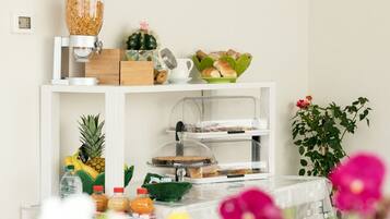 Sudah termasuk sarapan prasmanan setiap hari