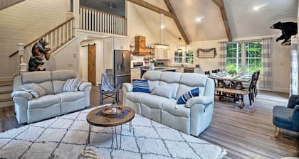 Hot Tub, Grill & Mtn Views! Benezette Cabin