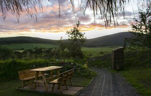 Premium Cottage | Terrace/patio - Hobbit Hideaway (Aberlour)