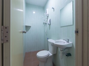 Family Suite | Bathroom - OYO 44072 Mines Cempaka Hotel (Nilai)