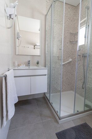 Family Apartment, 3 Bedrooms, Ground Floor | 3 bedrooms, desk, soundproofing, iron/ironing board