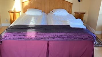 Cortinas blackout, tabla de planchar con plancha y cunas gratuitas