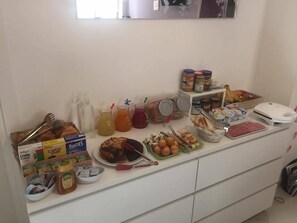 Free daily buffet breakfast - B&B Petali (Trapani)