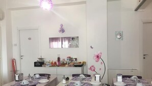 Free daily buffet breakfast - B&B Petali (Trapani)