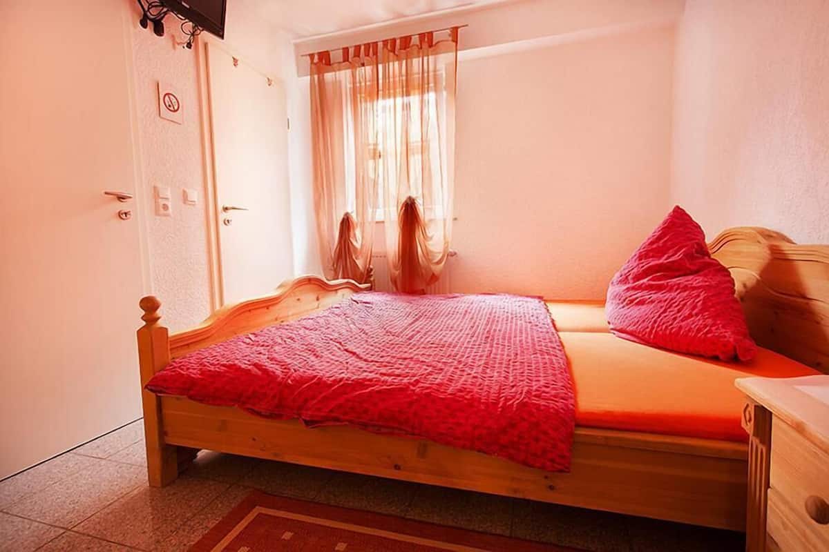 Twin Room (Gartengeschoss) | 1 bedroom, individually decorated, individually furnished
