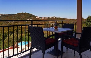 Studio with Balcony | Näkymä parvekkeelta