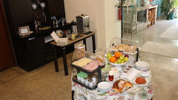 Petit déjeuner buffet compris tous les jours