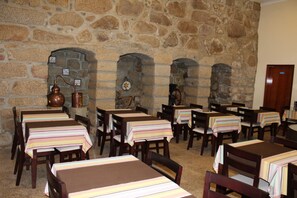 Free daily buffet breakfast - Paço Lafoes (Sao Pedro do Sul)