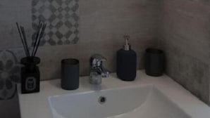 Bathroom sink - Mykonos (Rome)
