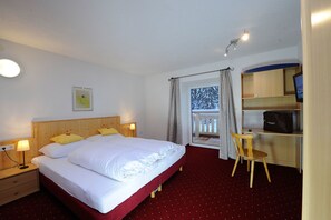Apartment | 2 bedrooms, in-room safe, blackout drapes, free WiFi - Landhaus Burkert (Haiming)