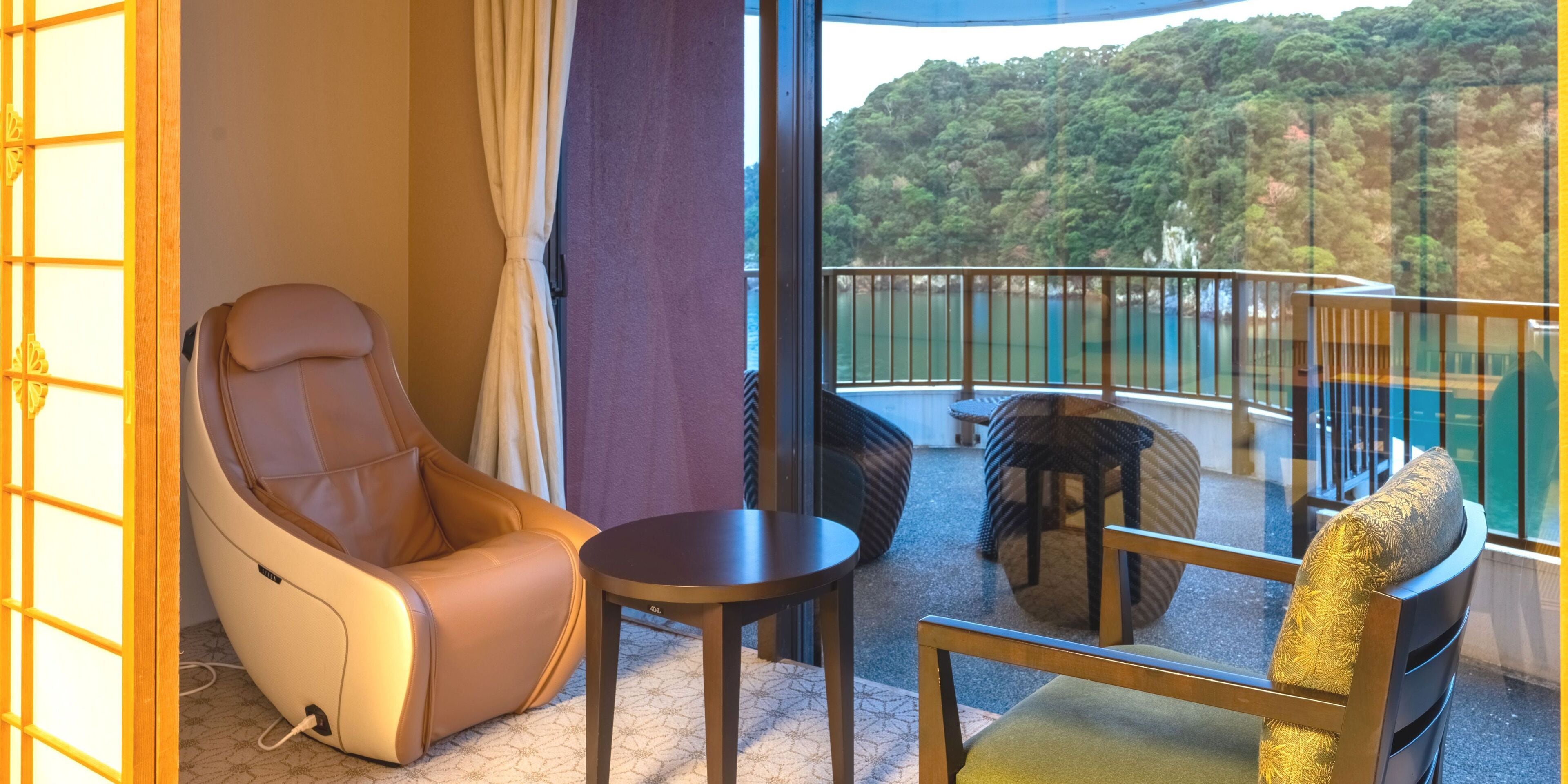 潮聞亭｜和洋室コーナー/オーシャンビュー | ミニバー、セーフティボックス (室内)、ノートパソコン用作業スペース、遮光カーテン