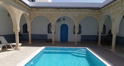 Typisches Haus (Mund) mit Pool nicht zu übersehen