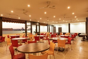 Breakfast, lunch, dinner served; Indian cuisine  - Hotel Drishti, Bhopal (Bhopal)