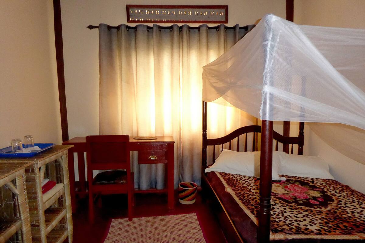 Desk, iron/ironing board, rollaway beds (surcharge), WiFi (free)