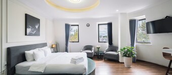 N Queen Apartment Hotel