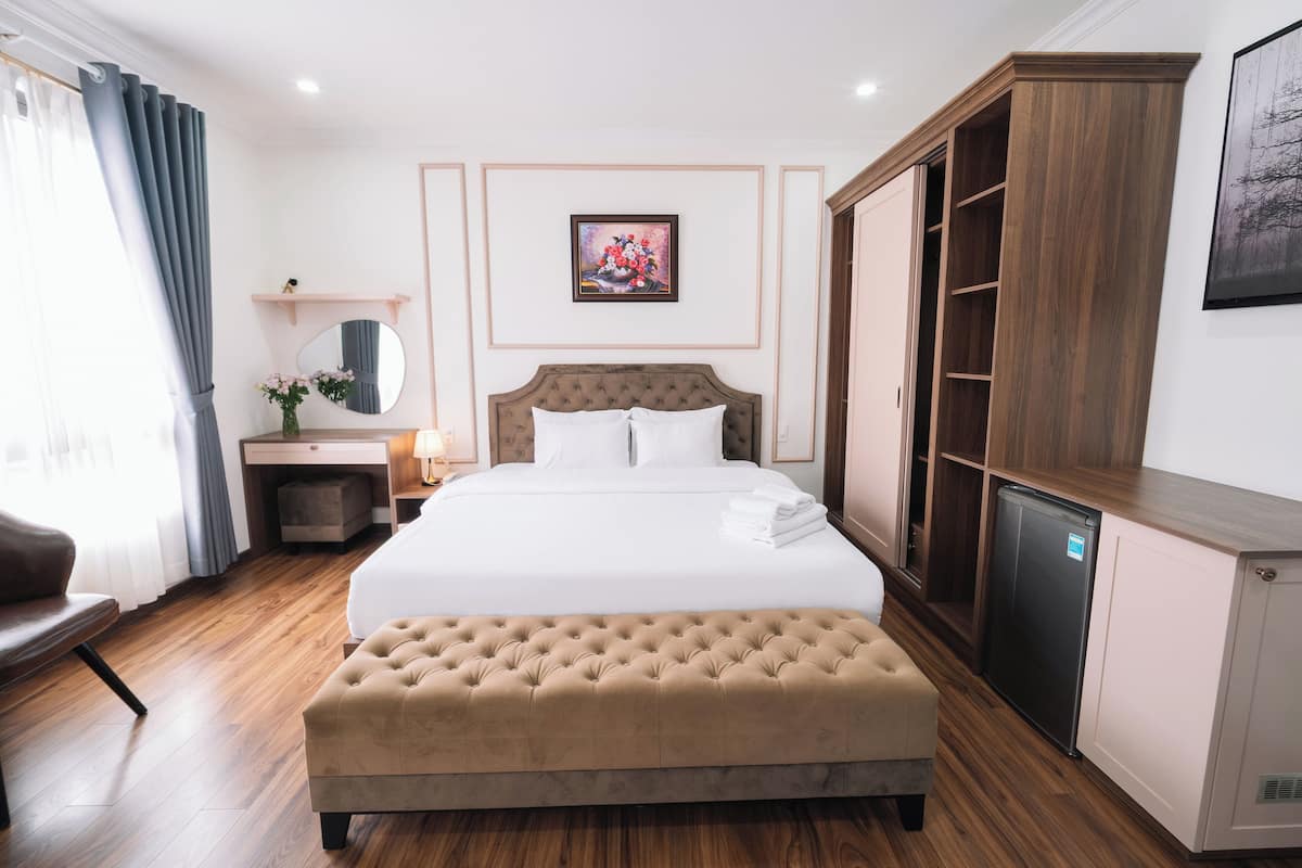 Deluxe studio | 1 slaapkamer, luxe beddengoed, een minibar, een bureau