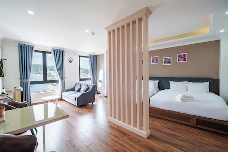 1 habitación, ropa de cama de alta calidad, minibar y escritorio