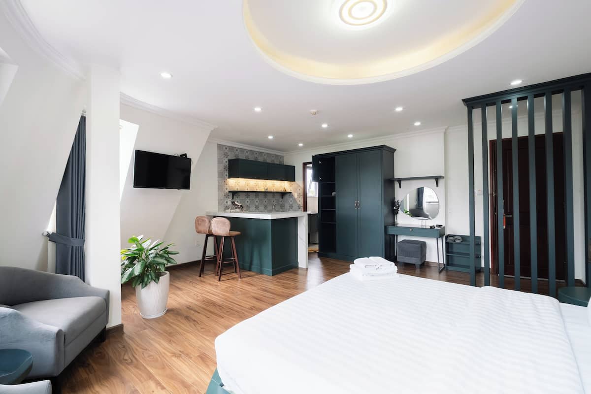 Premium studio suite | 1 slaapkamer, luxe beddengoed, een minibar, een bureau
