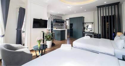 N Queen Apartment Hotel