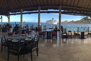 Outdoor dining - Prime location! Casa Dorada, Cabo San Lucas, Medano Beach (Cabo San Lucas)