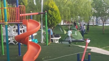 室外兒童遊樂區