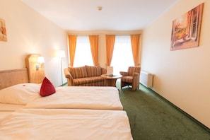 Comfort Double Room | Soundproofing, free WiFi, bed sheets