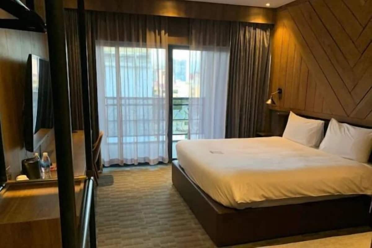 In-room safe, desk, blackout drapes, iron/ironing board