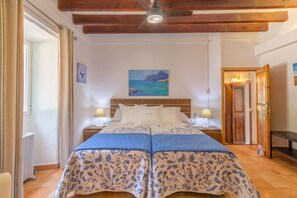 3 chambres, fer et planche à repasser, Wi-Fi gratuit, draps fournis