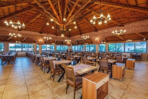 2 restaurants; breakfast, lunch, and dinner served - Ölüdeniz Turquoise Hotel (Fethiye)