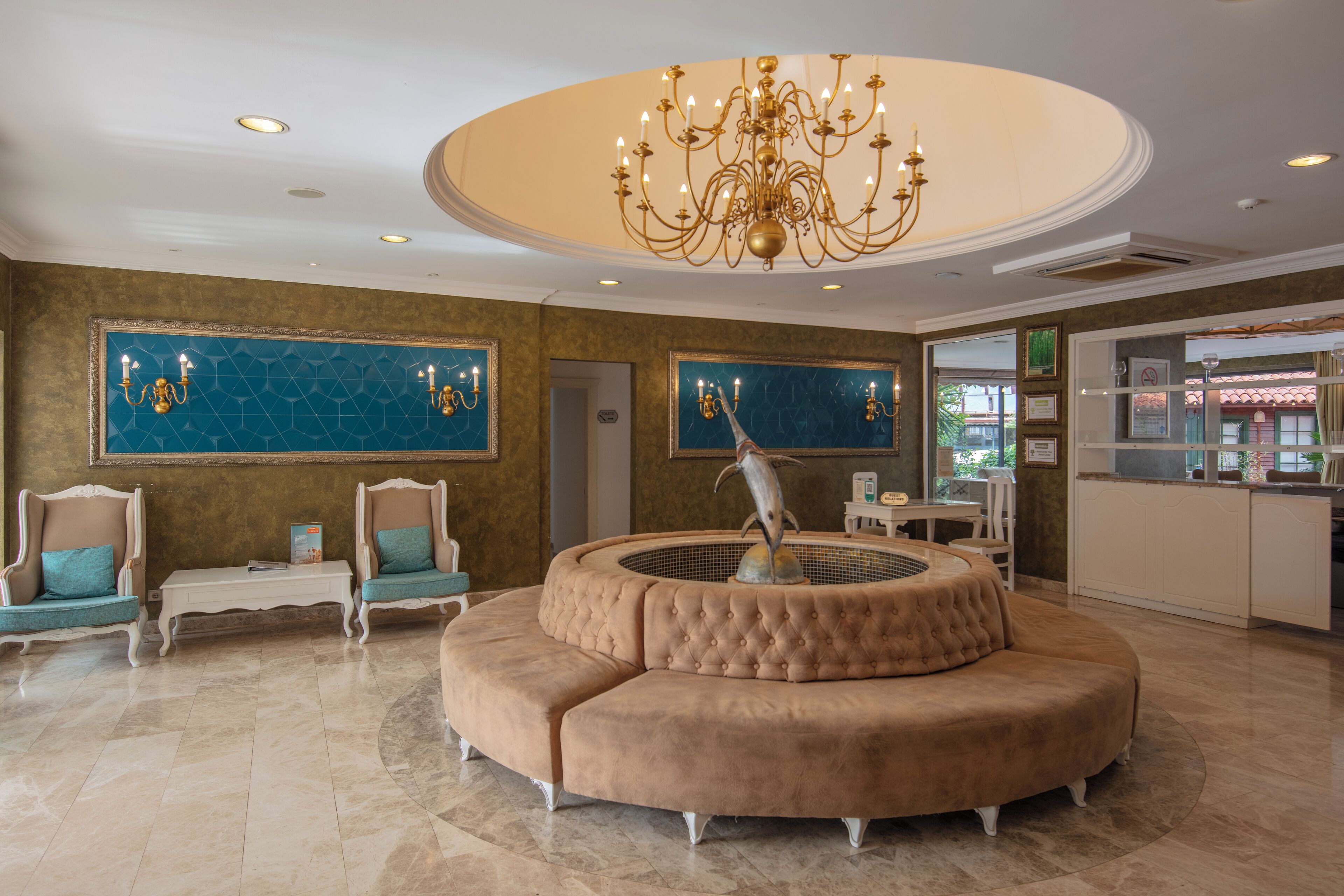 Lobby lounge