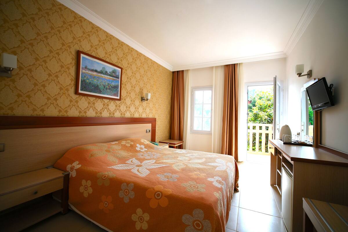 Standard Double or Twin Room | Soundproofing, bed sheets, wheelchair access