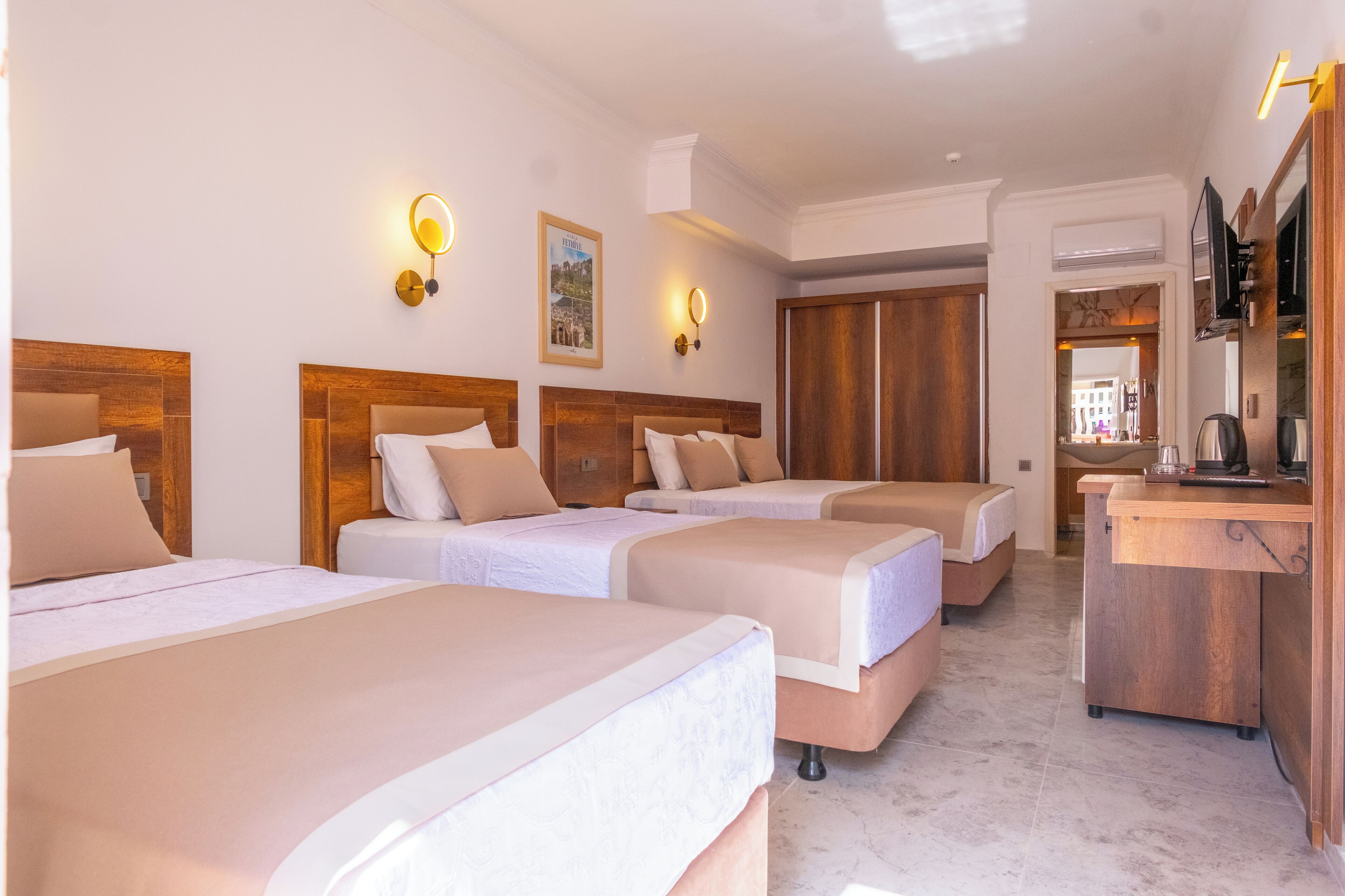 Family Room | Soundproofing, bed sheets, wheelchair access