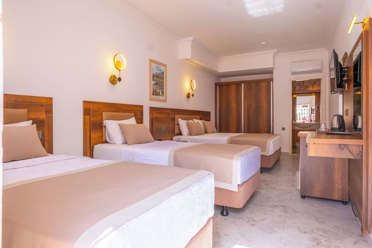 Familierom | Lydisolert, barnesenger (inkludert), sengetøy og rullestolvennlig