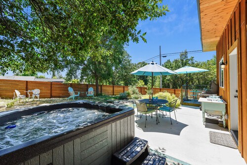 Encantadora casa del condado de West Sonoma con gran vibras, ubicación maravillosa. 