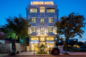 Front of property - London Hotel and Apartments Da Nang (Da Nang)