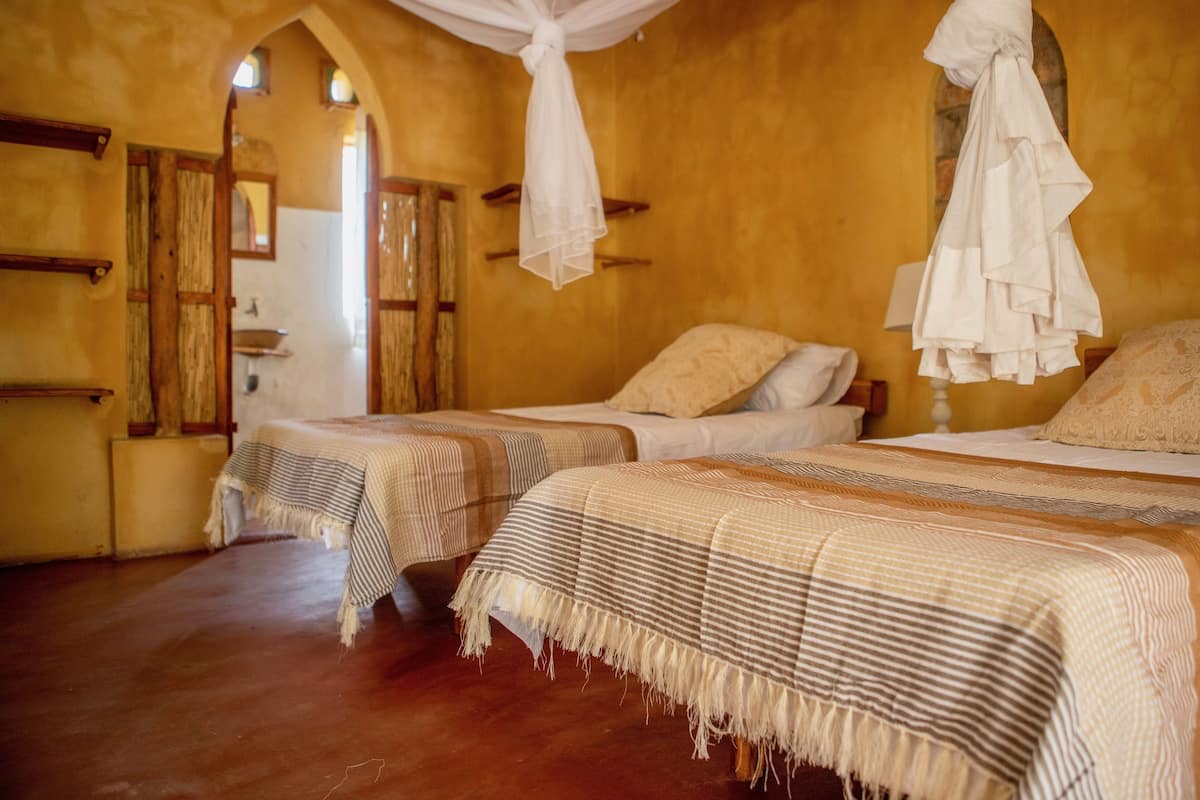 Habitación estándar con 2 camas individuales, 2 camas individuales, no fumadores (6) | Decoración individual, mobiliario individual, ropa de cama