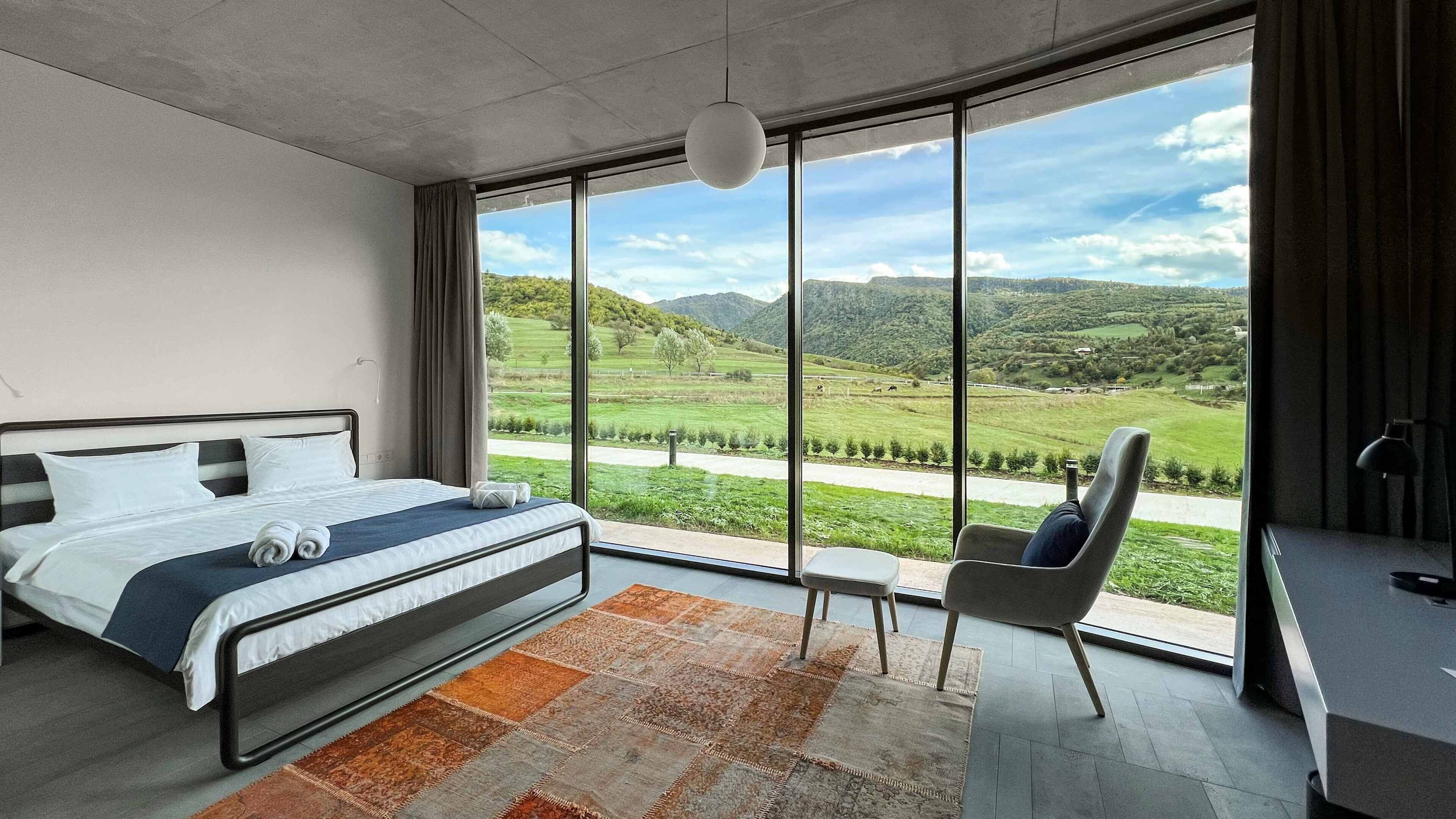 Deluxe Double Room, 1 King Bed | Premium bedding, desk, laptop workspace, blackout drapes