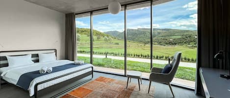 Deluxe Double Room, 1 King Bed | Premium bedding, desk, laptop workspace, blackout drapes