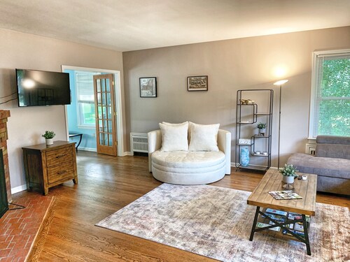 Upea, 5 hehtaarin perheystävällinen koti, lähellä kaikkea Beacon NY: n sydämessä