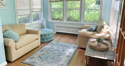 Impresionante hogar familiar de .5 acres, cerca de todo en el corazón de Beacon NY