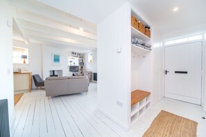 TV - Fig Cottage is a traditional cottage with a modern twist (Leven)