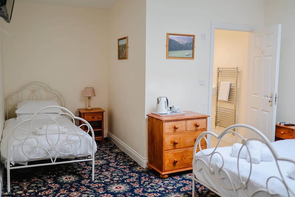 Dreibettzimmer, mit Bad