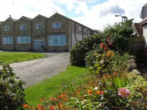 Exterior - Beach House Hotel (Seahouses)