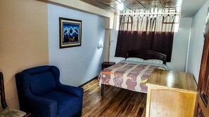 Standard Double Room, 1 Queen Bed | Free WiFi, bed sheets - Hostal la Guayunga - Hostel (Quito)