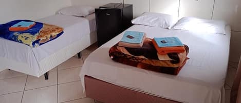 Verdunkelungsvorhänge, kostenloses WLAN, Bettwäsche