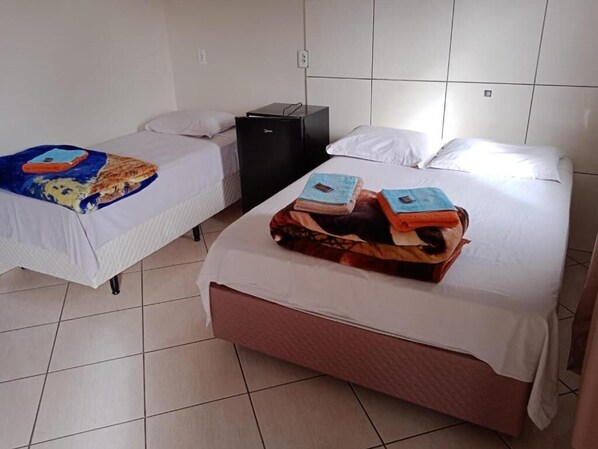 Blackout drapes, free WiFi, bed sheets