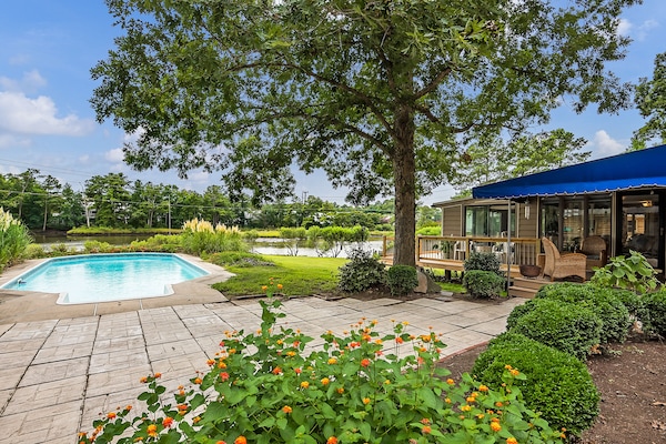 Serene escape - 1 mile from Oceanfront